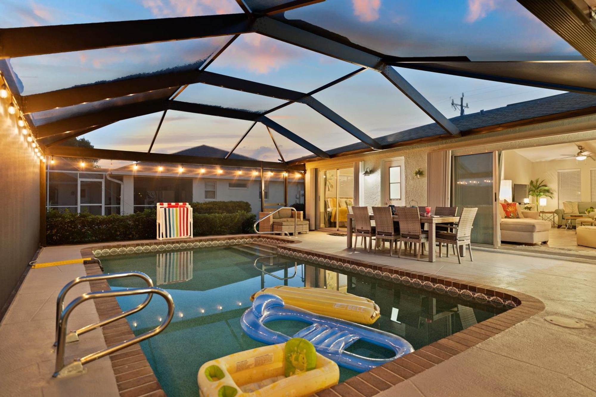 Serenity Waterfront Villa With King Suite, Private Pool, Great Lanai Enclosure And Long Water Views Cape Coral Exterior photo