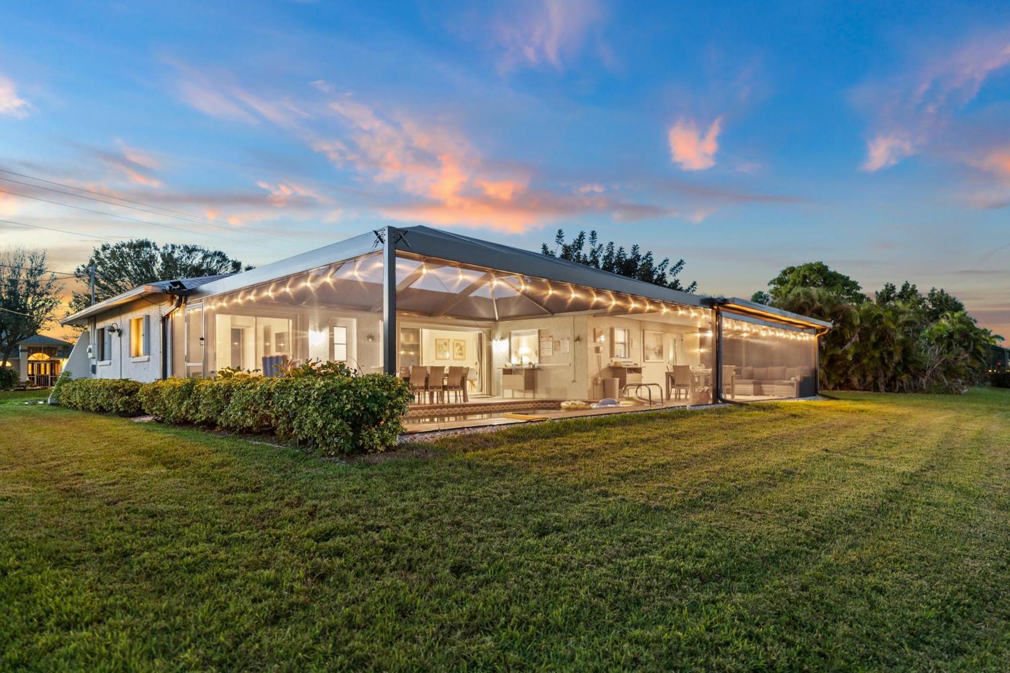 Serenity Waterfront Villa With King Suite, Private Pool, Great Lanai Enclosure And Long Water Views Cape Coral Exterior photo