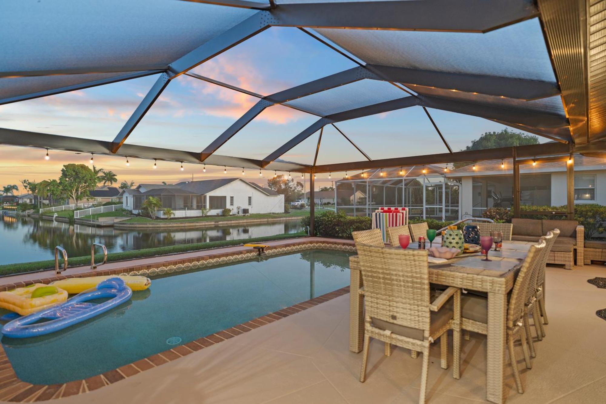 Serenity Waterfront Villa With King Suite, Private Pool, Great Lanai Enclosure And Long Water Views Cape Coral Exterior photo