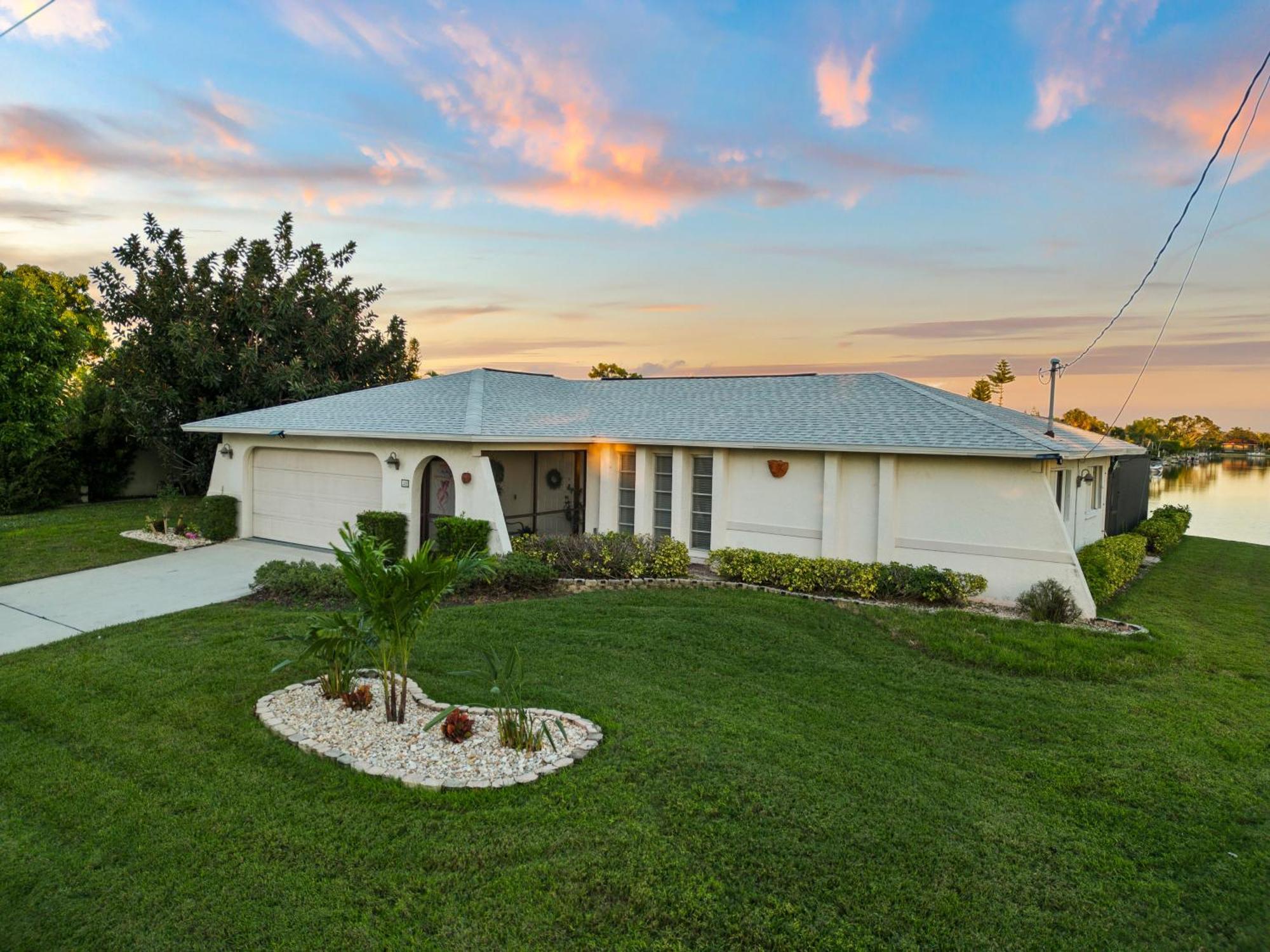 Serenity Waterfront Villa With King Suite, Private Pool, Great Lanai Enclosure And Long Water Views Cape Coral Exterior photo