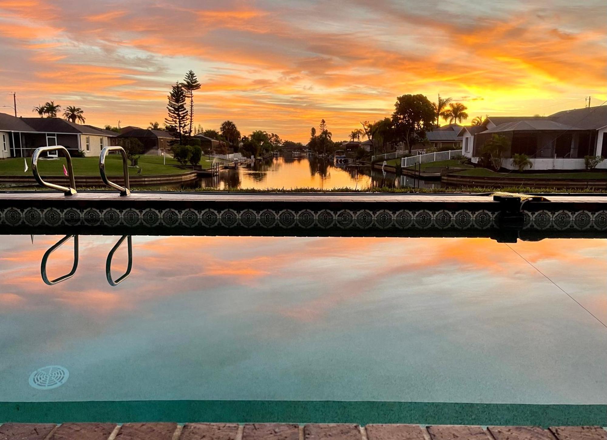 Serenity Waterfront Villa With King Suite, Private Pool, Great Lanai Enclosure And Long Water Views Cape Coral Exterior photo