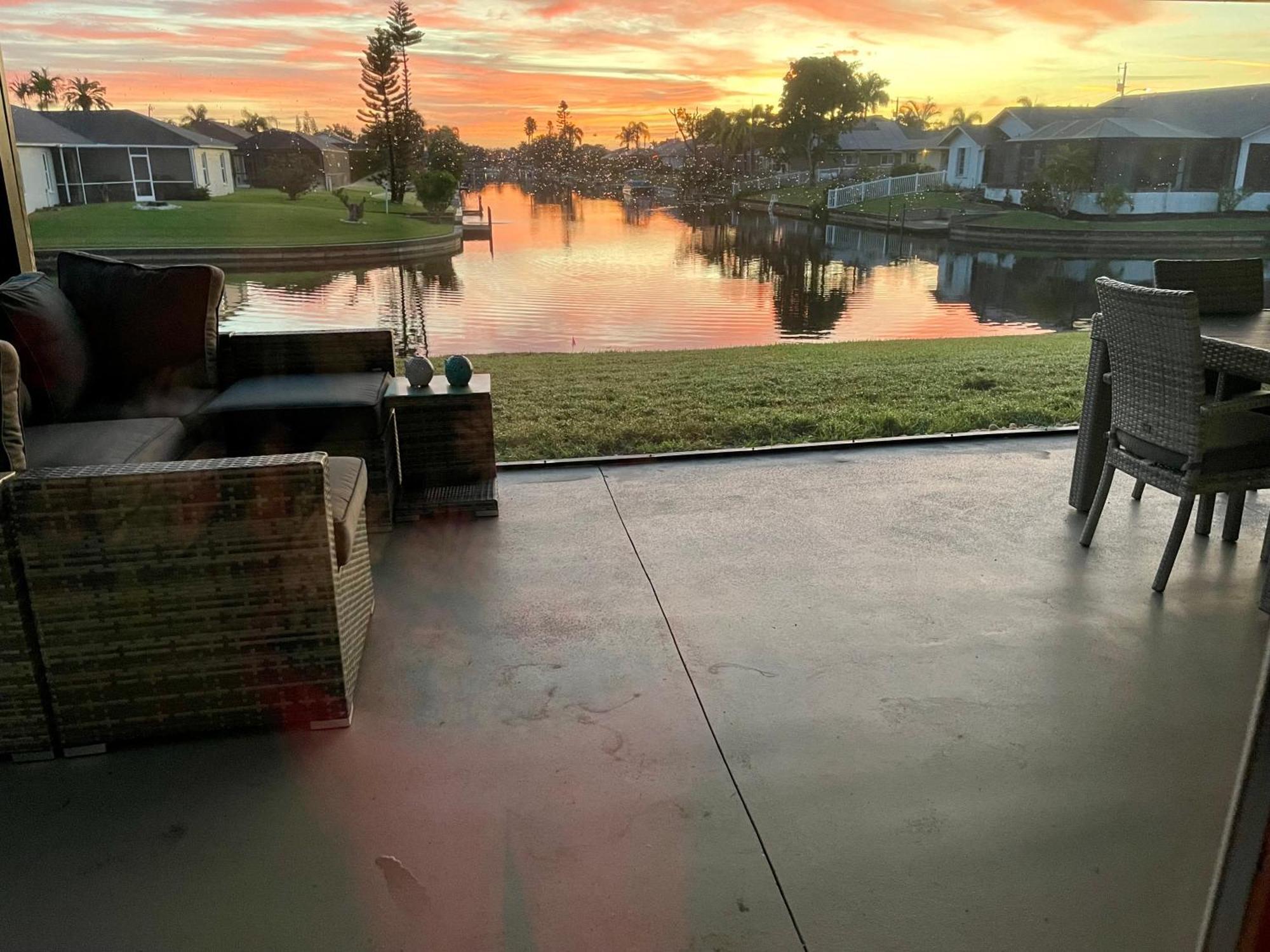 Serenity Waterfront Villa With King Suite, Private Pool, Great Lanai Enclosure And Long Water Views Cape Coral Exterior photo