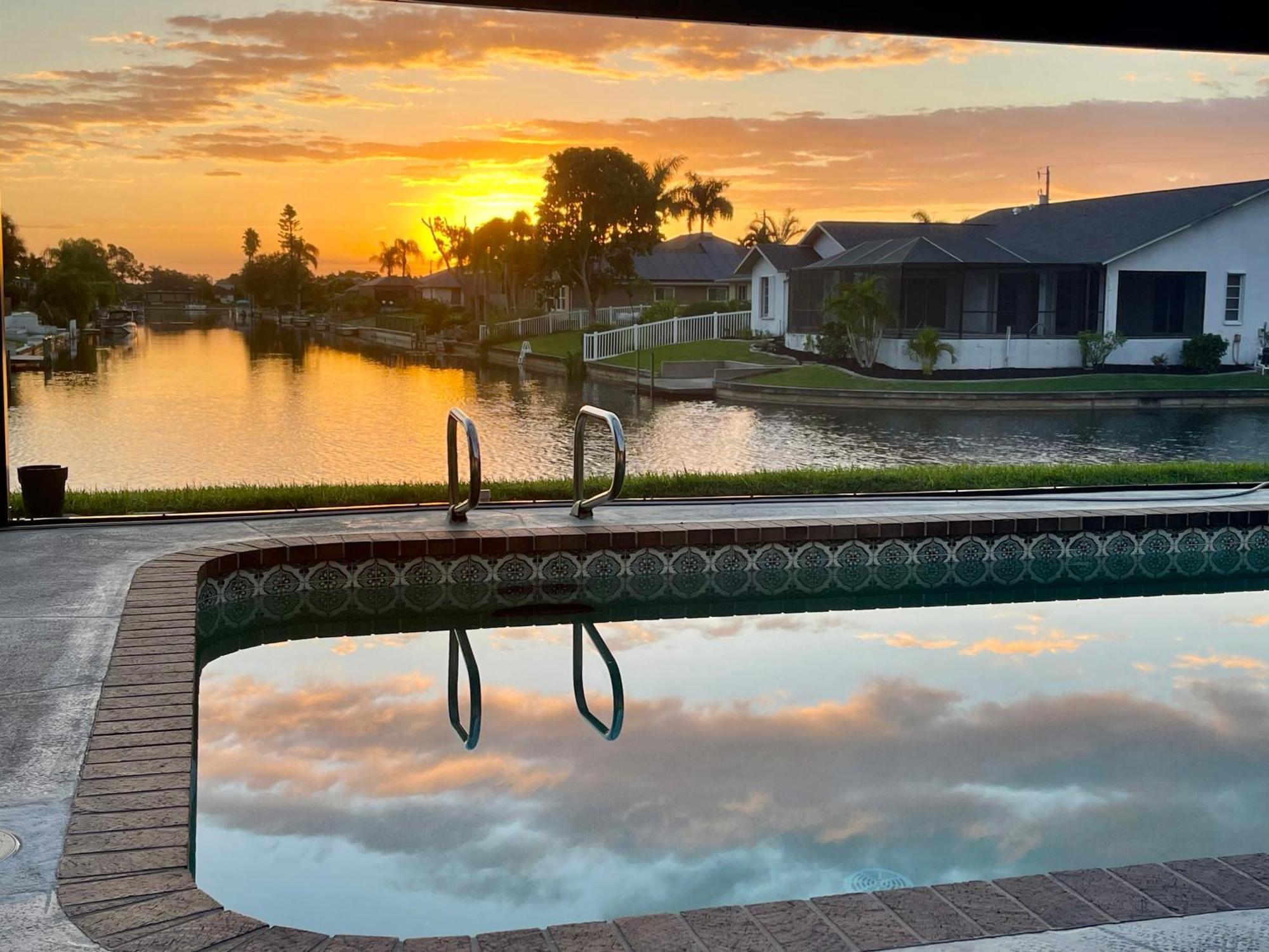 Serenity Waterfront Villa With King Suite, Private Pool, Great Lanai Enclosure And Long Water Views Cape Coral Exterior photo